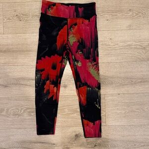 Noli Womenswear Leggings with Red and Black Pattern